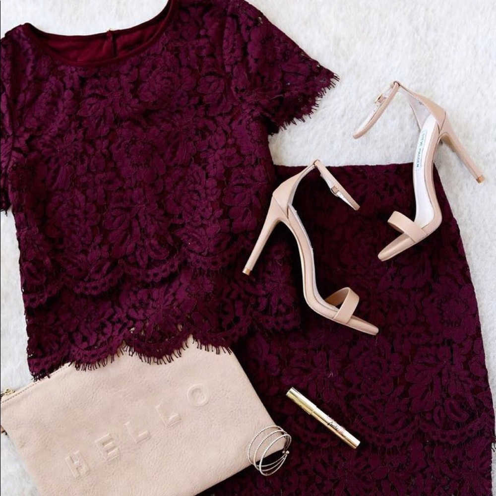 *SOLD* Lulus Burgundy Lace Dress - Picture 1 of 4